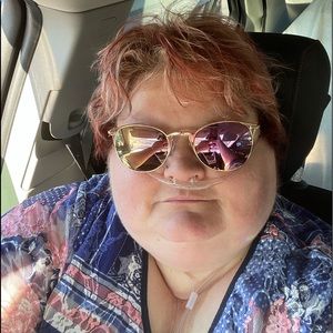 Meet your Posher, Cynthia